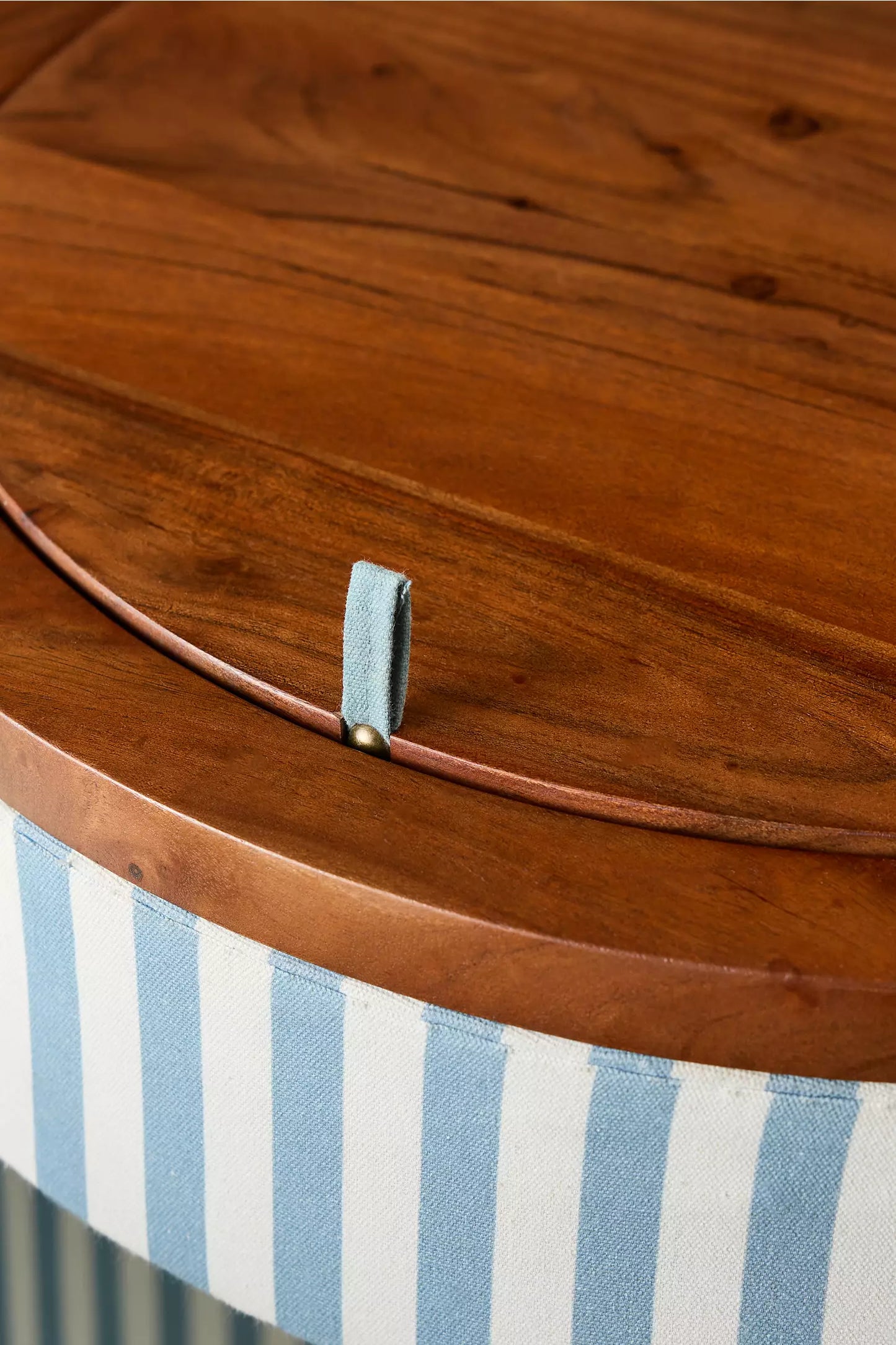 Voska™ Vanity &  Stool Set