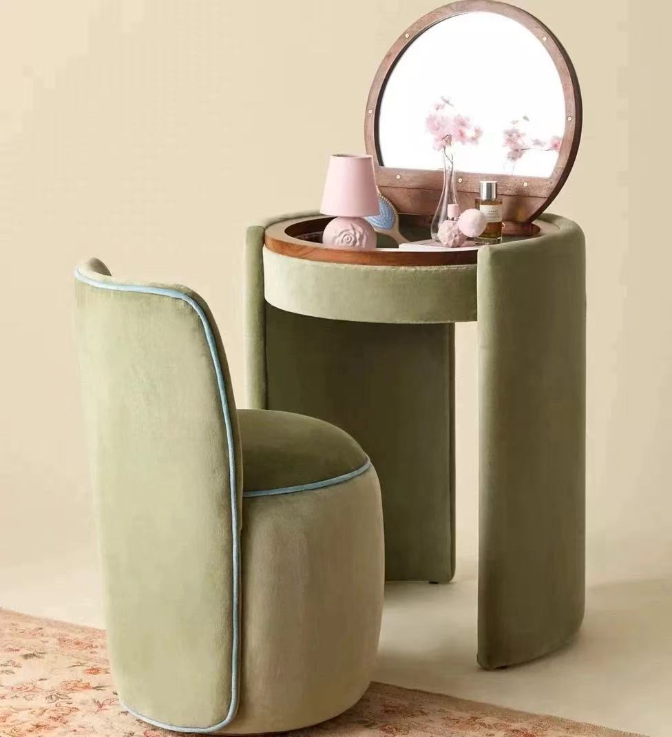 Voska™ Vanity &  Stool Set