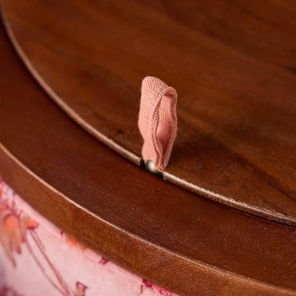 Voska™ Vanity &  Stool Set